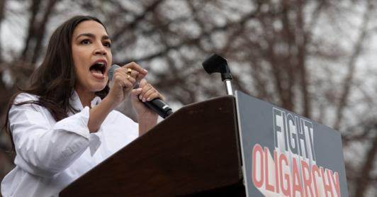Congresista Ocasio-Cortez exige informe al gobierno de EEUU sobre posibles vínculos de funcionarios con planes golpistas contra presidente Petro