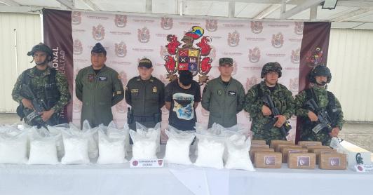 Gobierno incautó casi dos toneladas de cocaína en operativo contra el narcotráfico en frontera con Ecuador
