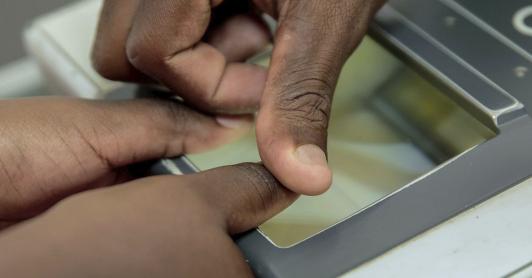 Ordenan cierre de operaciones de empresas de datos biométricos por uso indebido de datos personales