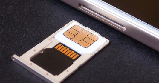 Investigan a Tigo, Claro, Movistar y WOM por fallas que habrían facilitado fraudes con la reposición de tarjetas SIM 