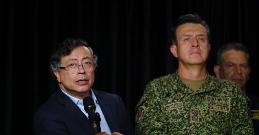 El primer mandatario afirmó que la ofensiva contra disidencias de Iván Mordisco se debe por su vinculación el narcotráfico y su negativa a participar en procesos de paz. 