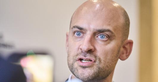 Ministro de relaciones exteriores de Francia.