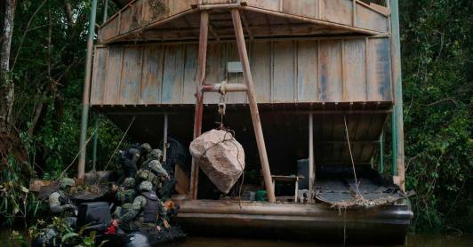 Colombia y Brasil destruyen 14 máquinas de minería ilegal en operación conjunta en la Amazonía