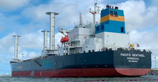 Ecopetrol: Se trata del buque Pacific Sentinel, capaz de reducir hasta en un 49 % las emisiones de CO₂ en comparación con embarcaciones tradicionales de su categoría.