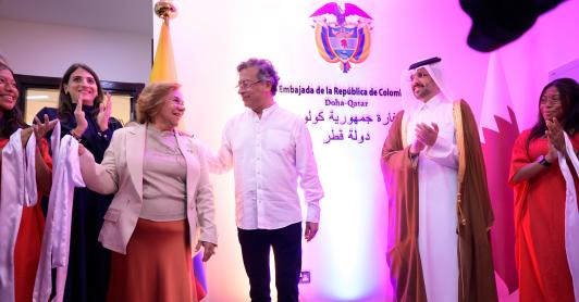 Durante su visita a Doha, Qatar, el primer mandatario destacó la importancia del diálogo cultural y condenó el genocidio en Palestina, que continua en cobrando vidas en la franja Gaza. 