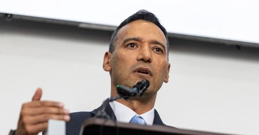 'La denuncia del senador Alejandro Chacón se atiende con absoluta prioridad y rigor institucional': ministro Pedro Sánchez 