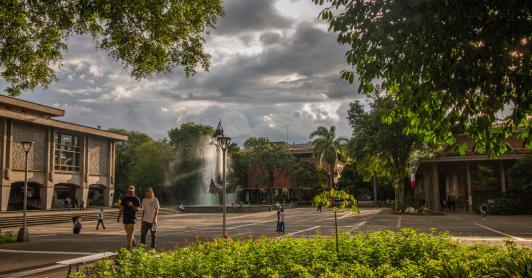 Con respaldo del Ranking U-Sapiens 2025-2, el primer mandatario señaló que la educación pública supera en calidad a la privada y anunció respaldo a la Universidad de Antioquia.