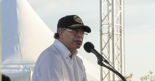 Presidente Petro insta a una transición política en Venezuela.