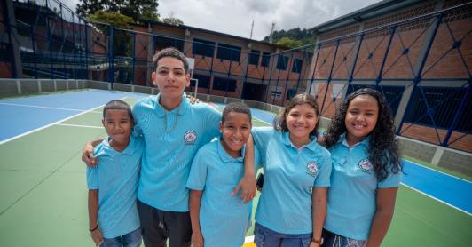 Gobierno entrega colegio en Bahía Solano tras siete años de abandono 