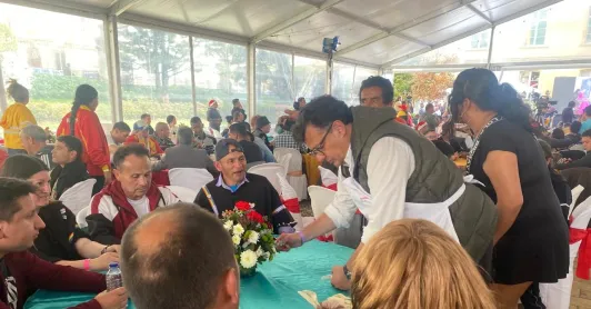 Ministros sirvieron en Banquete Navideño 2025 con población excluida