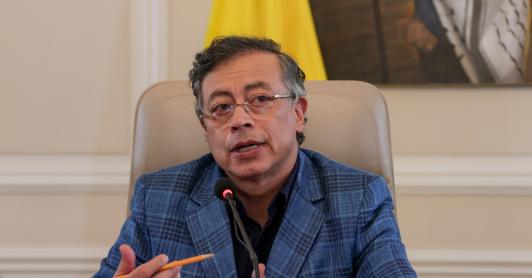 Presidente descarta asumir deudas privadas de EPS