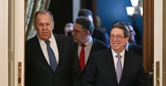 Canciller Bruno Rodríguez en el Kremlin. / Foto: AFP.