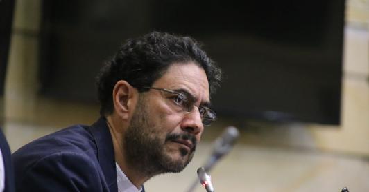 CNE: Iván Cepeda anunció que se inscribirá para primera vuelta.