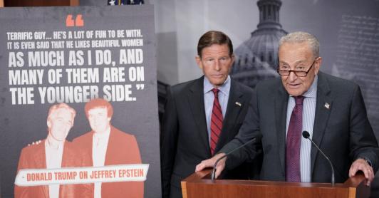 Denuncia contra posible encubrimiento archivos Epstein. / Foto: AFP.