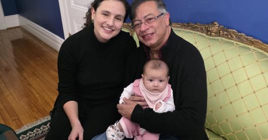 Desde Washington, el presidente Petro invita a defender la democracia.