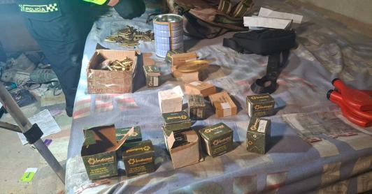 Desmantelan en Bogotá un taller con explosivos y armas del ELN.