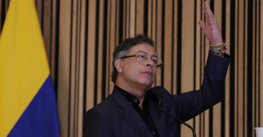 El CNE está haciendo política y no es árbitro electoral: presidente Petro.