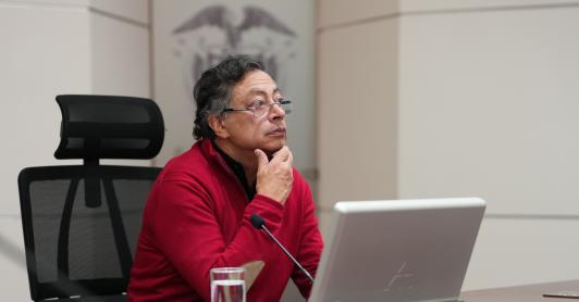 Empresariado debe pagar quincena con salario vital: Petro.