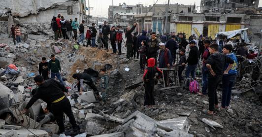 Israel continúa con atacando Gaza y demoliendo edificios a pesar del alto al fuego