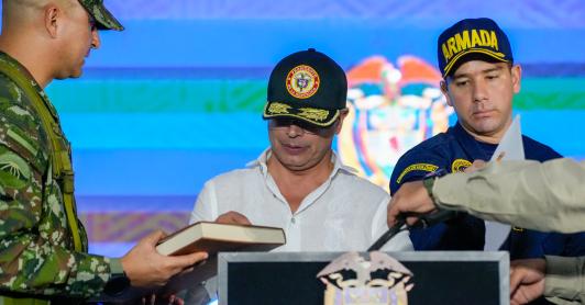 Petro entregó al Ejército 280 ha recuperadas del narcotráfico