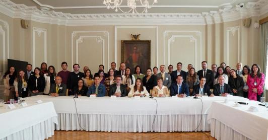 Se han invertido más de 45 mil millones para indemnizar víctimas, gracias a la entrega de bienes de firmantes de paz