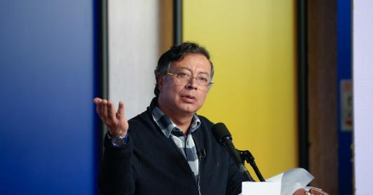 "La salud es un derecho, no un negocio": presidente Petro sobre liquidación de las EPS en quiebra 