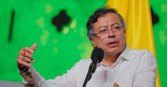 Fondos privados de pensiones habrían sacado USD 2.400 millones del país