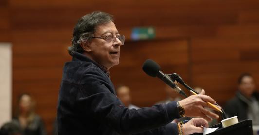 Petro: "La junta del Banco de la República pone al pueblo a pagarles las ganancias a los banqueros"