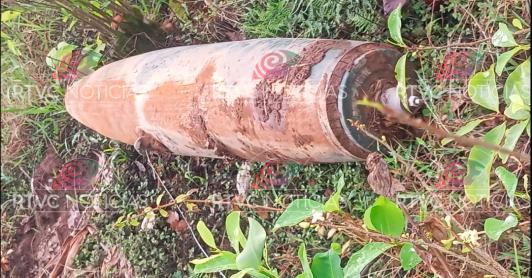 Bomba hallada en frontera de Colombia con Ecuador. / Foto: RTVC