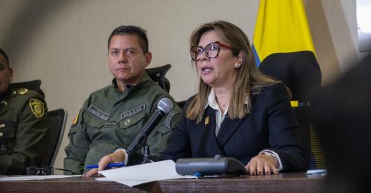 Fiscalía suspendió capturas de 23 voceros de grupos criminales.