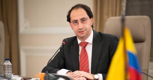 De La Espriella elige a José Manuel Restrepo como su fórmula vicepresidencial