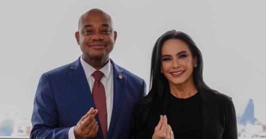 Murillo y Luz María Zapata. / Foto: X de Luis Gilberto Murillo.