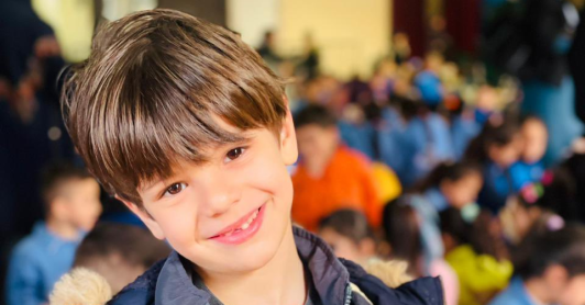 fotografía del niño que fue bombardeado en Líbano
