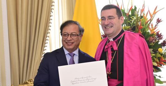 Nuncio apostólico, Paolo Rudelli, asciende en el vaticano