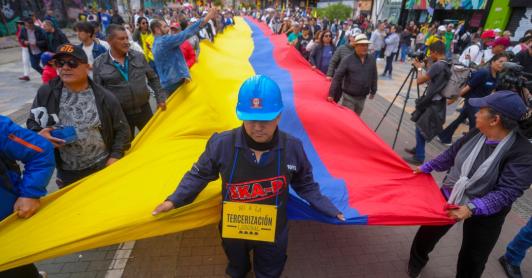 Firma de decreto para el 1 de mayo. / Foto: Presidencia.