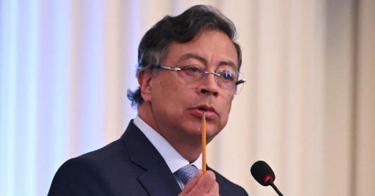 "Me opongo a que acaben la vida y hago política la ciencia": Petro.