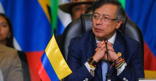 "No hemos endeudado a la Nación para financiar programas": Petro