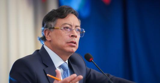 Petro llama a denunciar a alcaldes que usen el catastro para despojar a campesinos de sus tierras