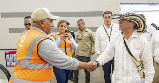 Presidente Petro inaugura nueva zona de llegadas nacionales en el aeropuerto Ernesto Cortissoz