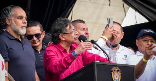 Petro defiende asamblea nacional constituyente en Colombia