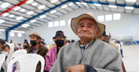 Tres millones de adultos mayores ya reciben bono pensional, pero Petro pide a la Corte que apruebe la reforma para garantizarles una pensión