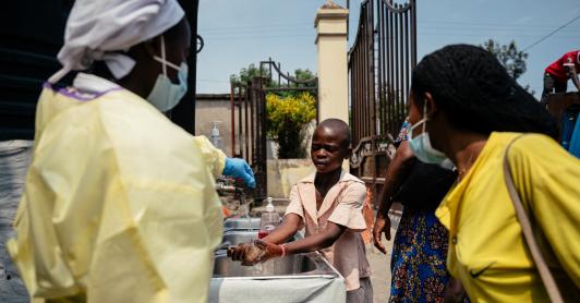 Ébola en África central: OMS declara emergencia sanitaria