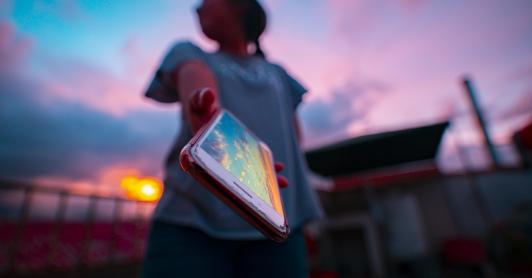 Ibagué, primera ciudad de Colombia en restringir uso de celulares a menores de 14 años en colegios publicos
