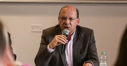 Cinco principios que replantean la teoría económica: Hacienda propone poner a las personas por encima de las cifras
