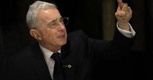 Fiscalía niega aplazamiento y deja en firme indagatoria contra Álvaro Uribe Vélez
