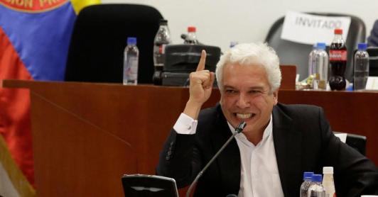 Carlos Alonso Lucio: Gobierno anuncia denuncia en su contra