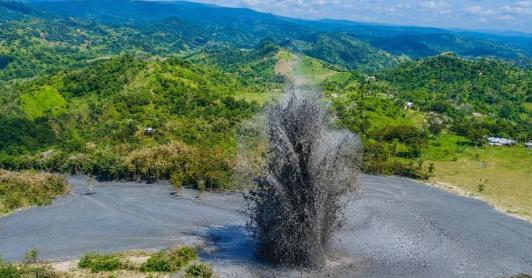 Autoridades confirman que no hubo pérdidas humanas tras erupción de volcán de lodo en Urabá