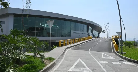 Aeropuerto de Pereira vuelve a operar después de 19 días