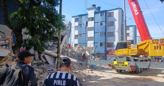 Terremoto en Colombia deja 240 muertos mientras continúan las labores de rescate