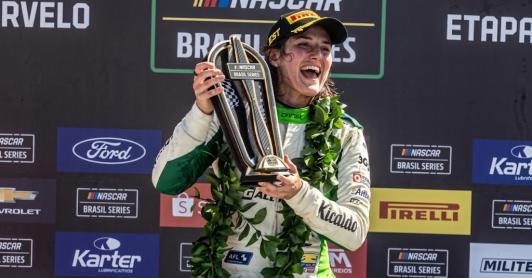 Tatiana Calderón rompe récords en Brasil: es la primera mujer en ganar en la general del NASCAR